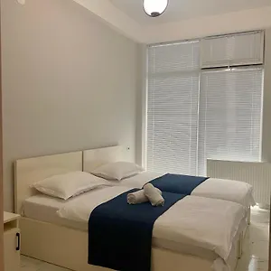  Апартаменты Lovely And Cozy In